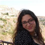 sono una studentessa di scienze politiche e sociali, disponibile per lezioni di psicologia antropologia e sociologia